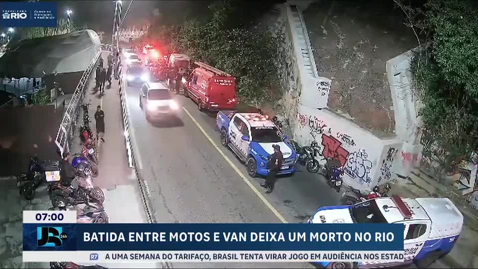 Batida entre duas motos e uma van deixa um morto no Rio de Janeiro
