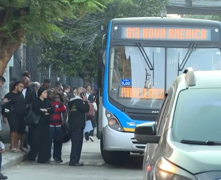 Rodoviários continuam em estado de greve, mas decidem reduzir proposta de reajuste salarial