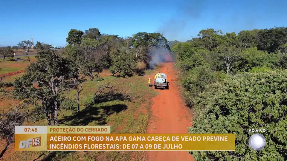 Aceiro com fogo na APA Gama Cabeça de Veado previne incêndios florestais