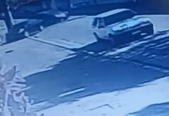 Moradores encontraram dois corpos dentro de carro estacionado em comunidade, na zona norte do Rio