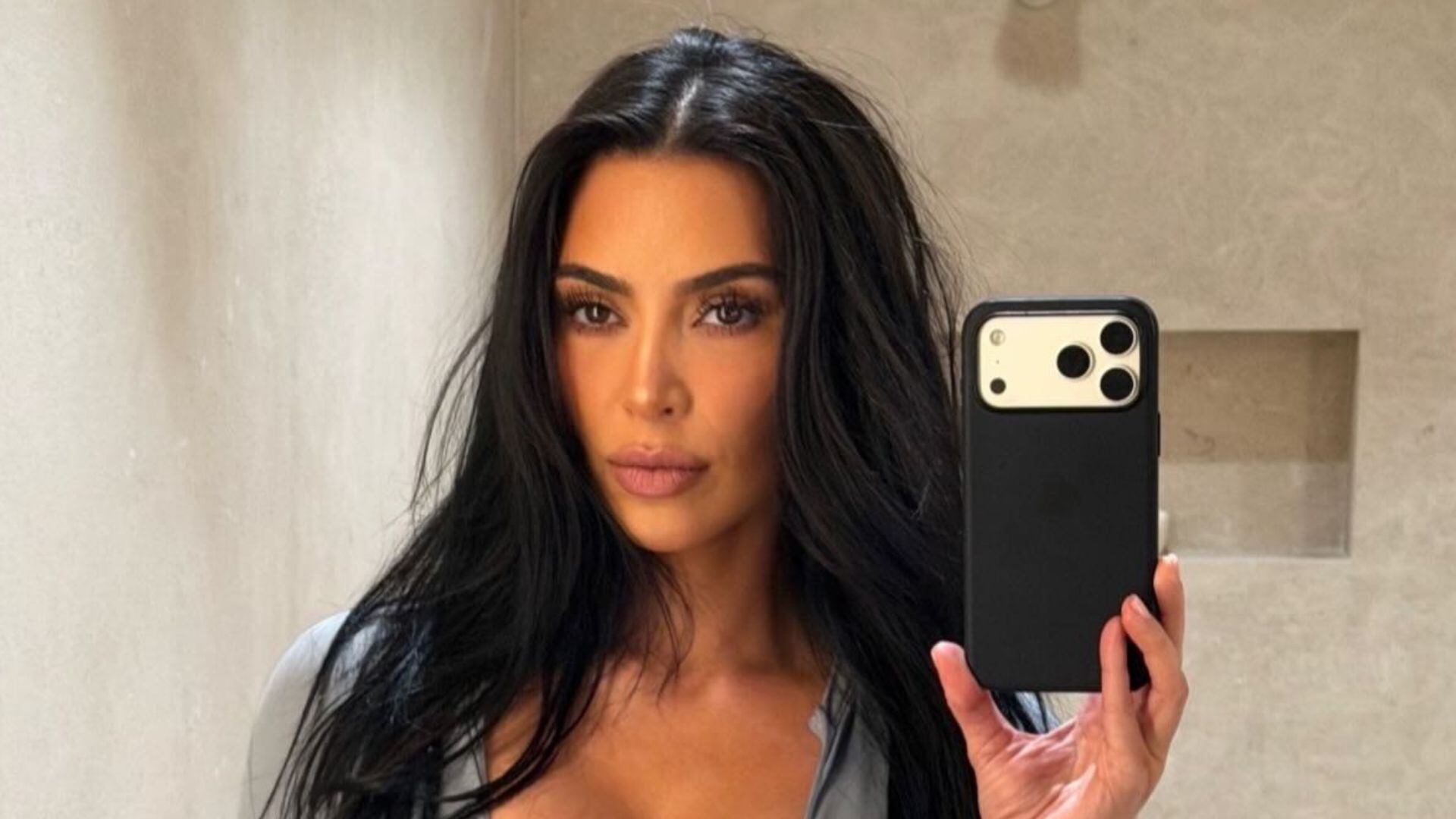 Stalker de Kim Kardashian já comprou anéis de diamante e pílulas para a socialite