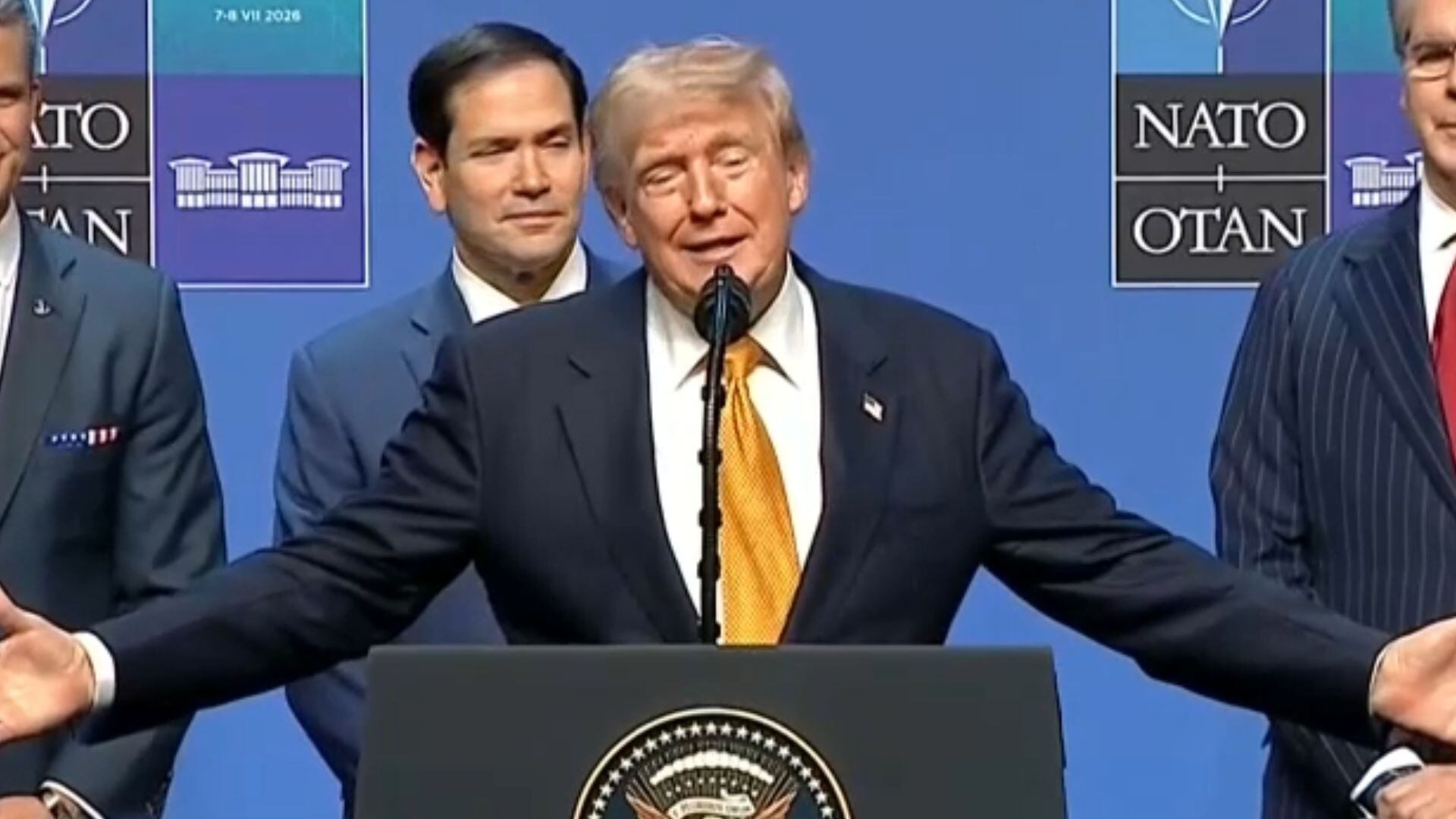 'Não podemos deixar que esses lunáticos tenham armas nucleares', declara Trump sobre Irã 