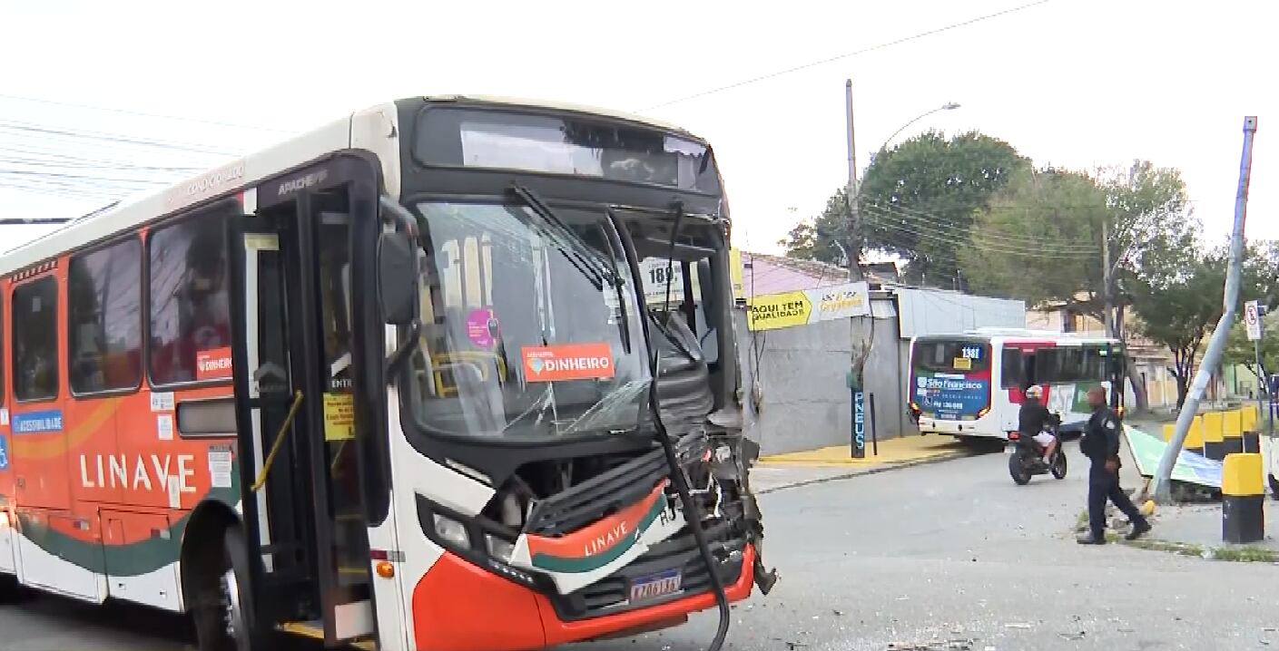 Acidente entre dois ônibus deixa 11 feridos na Pavuna, zona norte do Rio