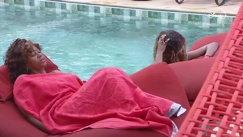 Sheila afirma que Bianca está envergonhada após voltar do Tá na Reta | Casa do Patrão