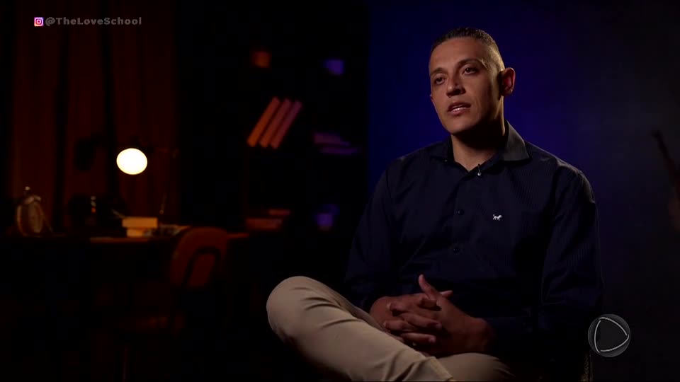 Emanuele sentia um vazio emocional, e Wellington via os pais brigando; conheça a história