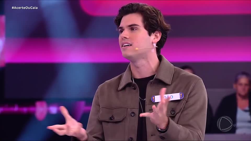 Afilhado de Leonardo na música, João Henrique erra pergunta sobre doces e sai da disputa