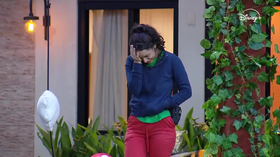 Luiza perde foco com cantoria e é eliminada da última prova de resistência | Casa do Patrão