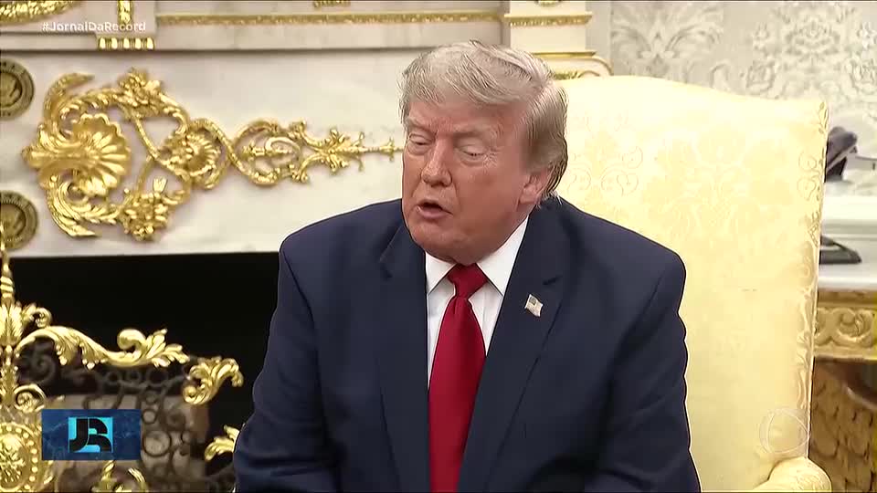 Trump mantém abordagens a veículos por serviço de imigração após mortes em operações