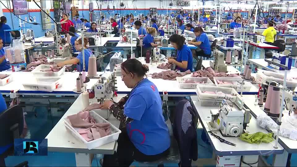 Diferentes setores da economia tentam se reorganizar depois de anúncio do tarifaço dos Estados Unido