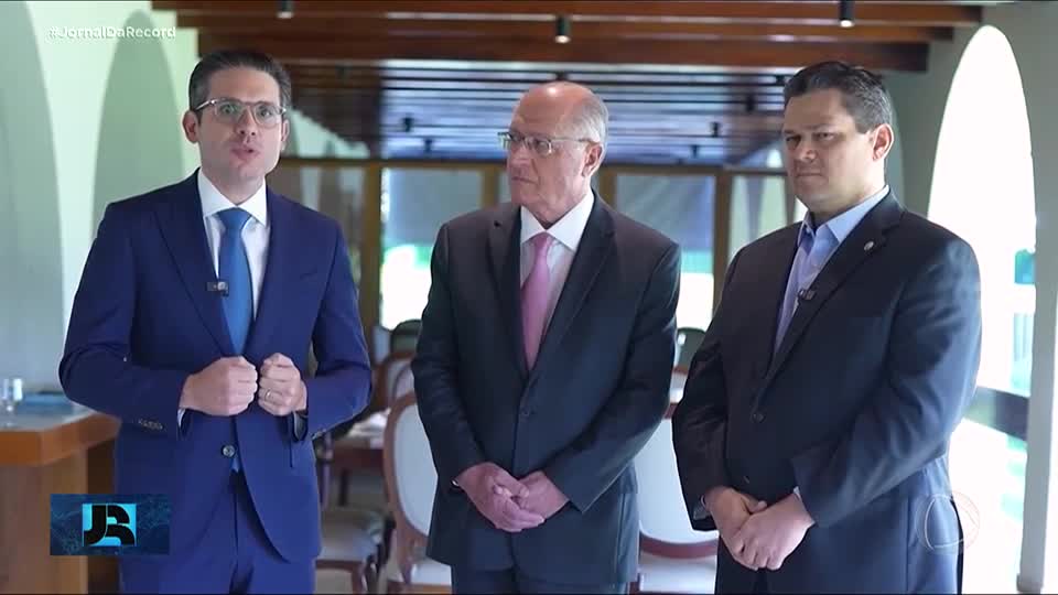 Comitê criado para discutir crise com os EUA se reúne com representantes de empresas americanas