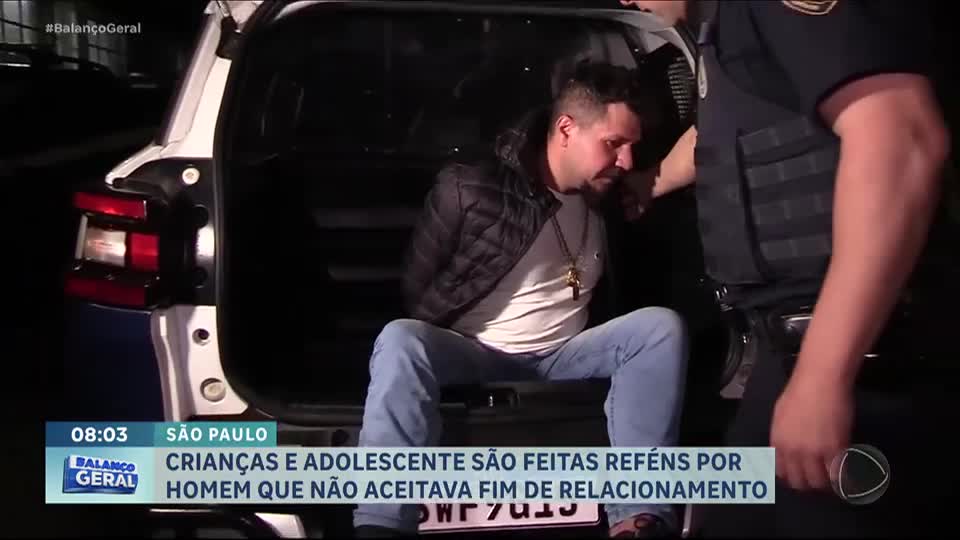 Homem não aceita fim do relacionamento e faz filhos da ex-companheira reféns