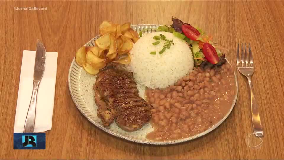 Preço alto do prato feito faz marmita ganhar espaço na mesa do trabalhador brasileiro