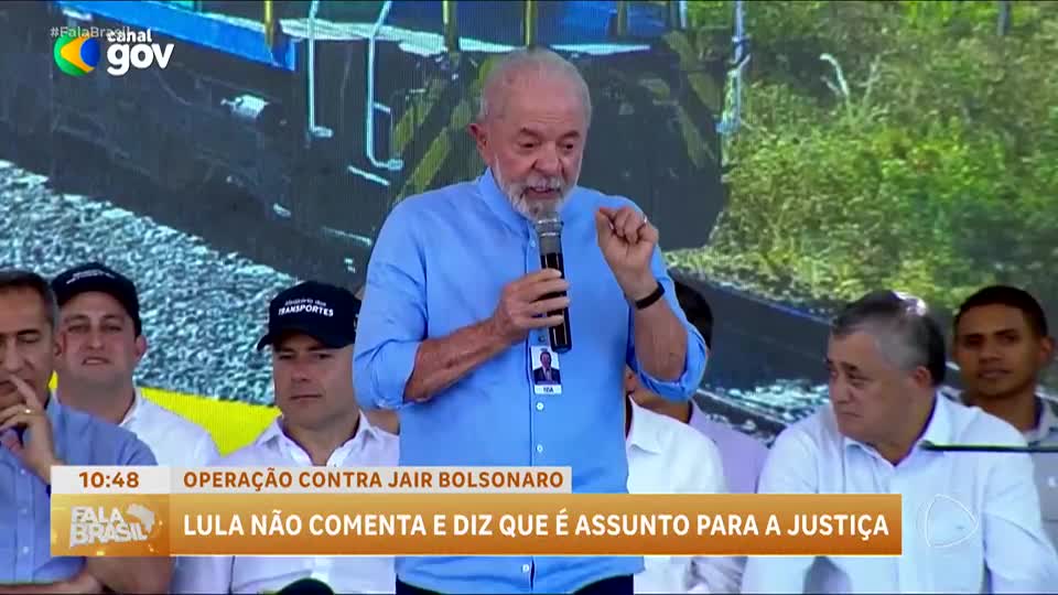 Lula evita comentar operação contra Bolsonaro e mira reeleição em 2026