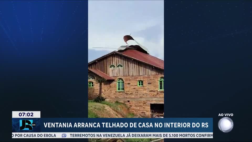 Ventania arranca telhado de casa no interior do Rio Grande do Sul