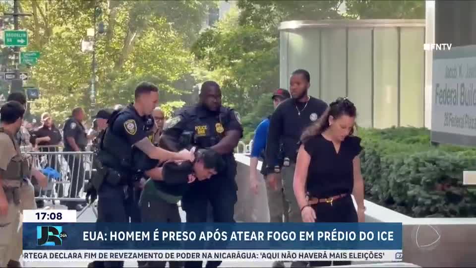 Homem é preso após tentar colocar fogo no prédio do serviço de imigração dos EUA, em Nova York