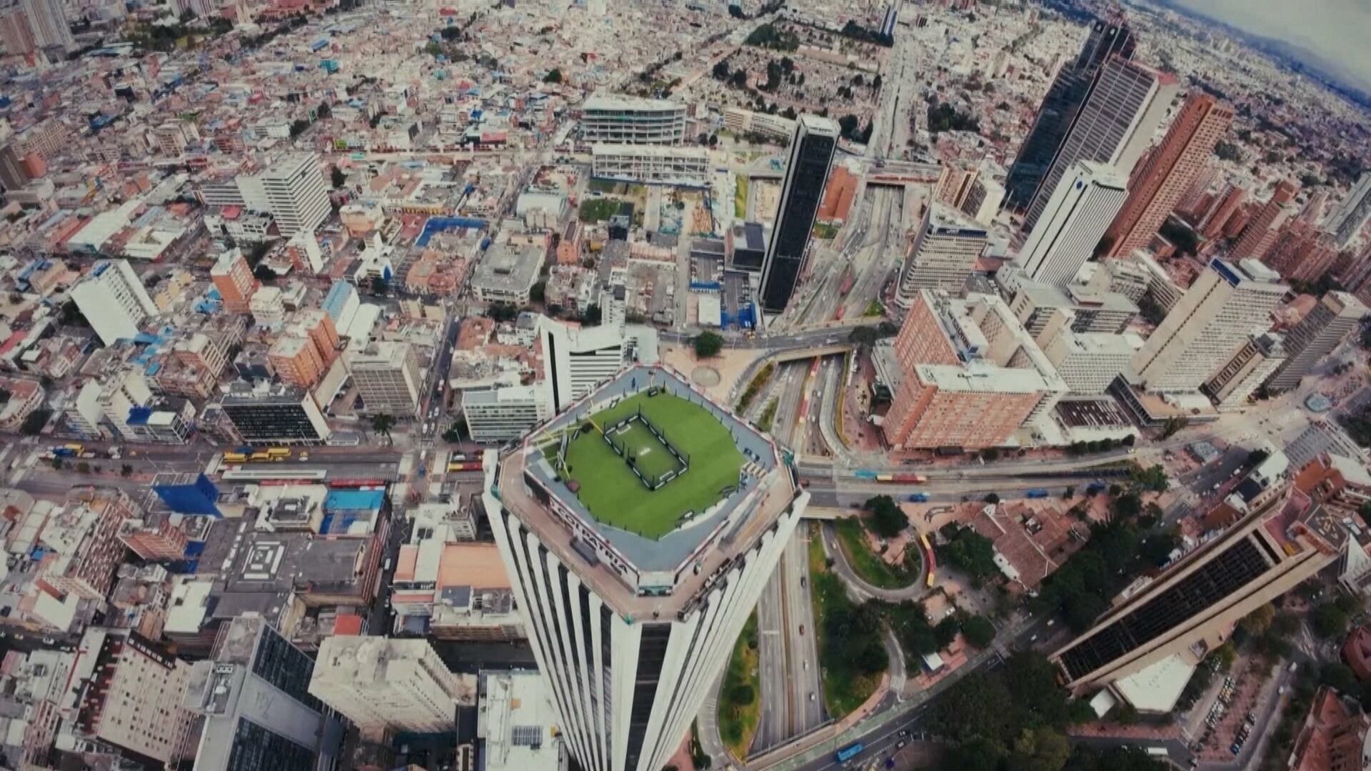 Partida de futebol em heliponto entra para o Guinness Book