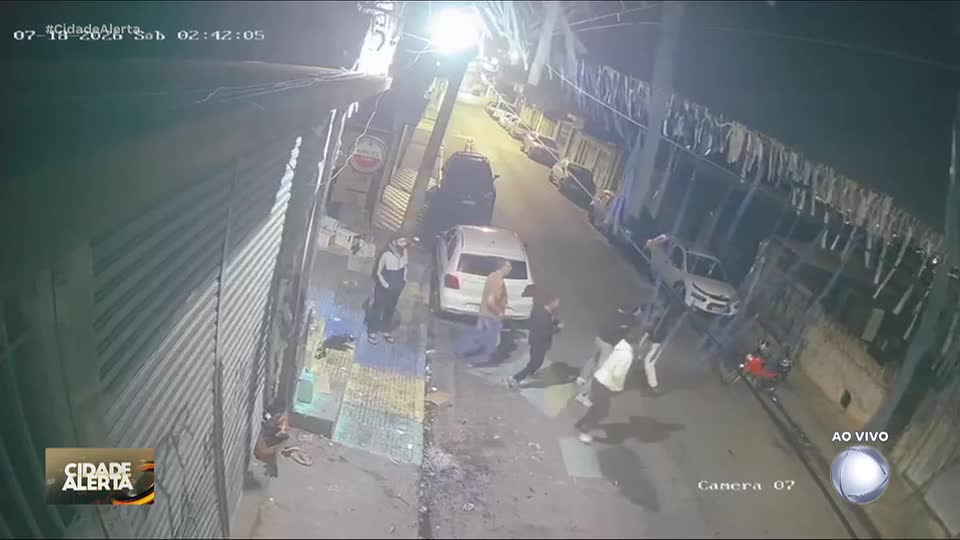 Discussão em bar termina com homem esfaqueado na cabeça