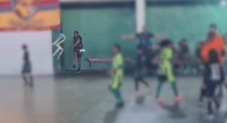 Menino de 10 anos é ferido após ataque de fúria de técnico em final de futsal em Cascadura, no Rio