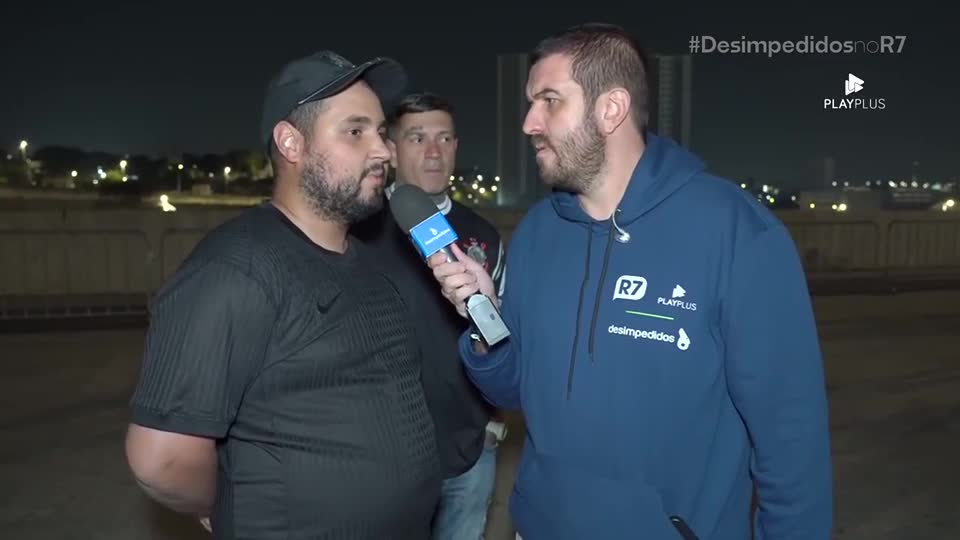 Corinthians enfrenta o líder Cruzeiro em clima de tensão e protestos
