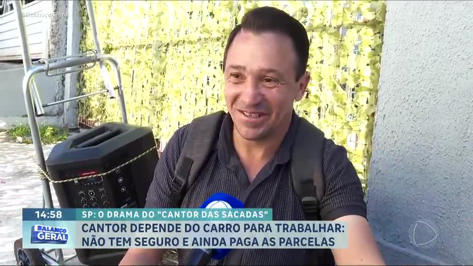 ‘Cantor das sacadas’ tem carro furtado e sofre para carregar equipamentos no transporte público