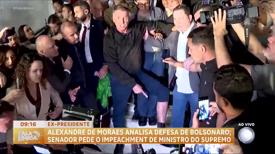 Defesa de Bolsonaro espera decisão do STF sobre permissão para entrevistas