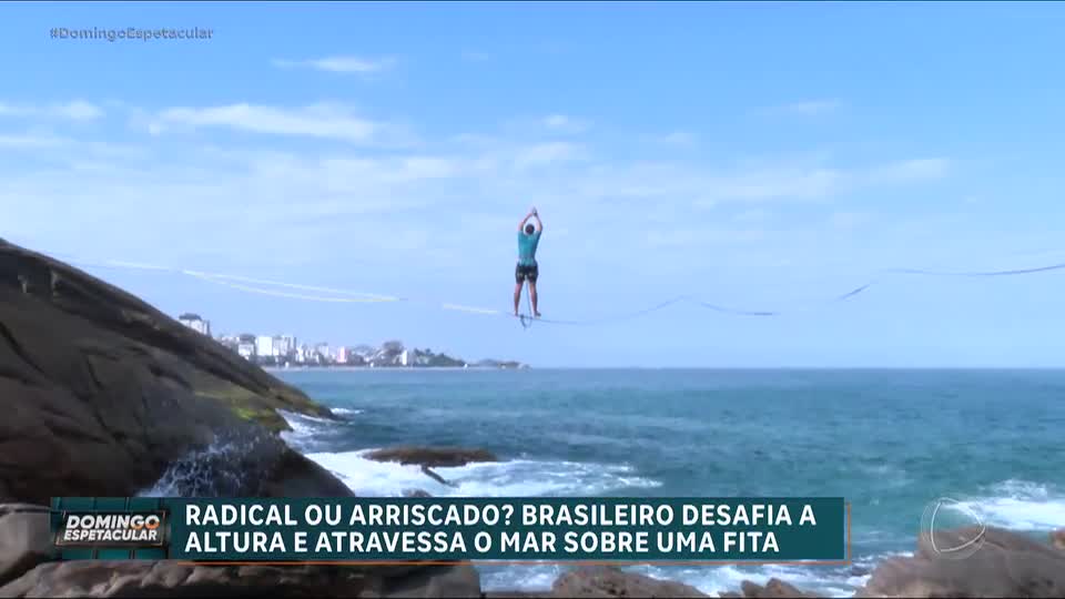 Adrenalina do 'highline': atleta atravessa mar agitado de Arraial do Cabo (RJ) sobre uma fita