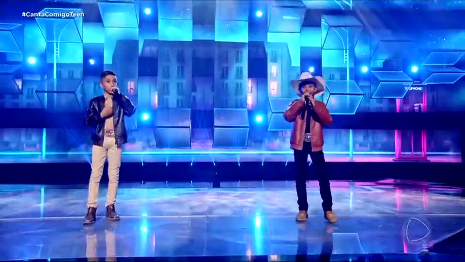 Gêmeos do sertanejo: Kelvin e Yuri dão show com ‘Vida Vazia’ e levantam 100 jurados