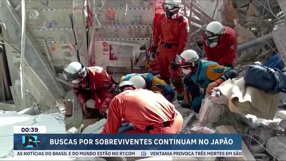 Equipes de resgate buscam busca de sobreviventes de terremoto no Japão