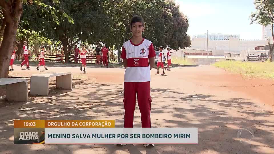 Adolescente do Bombeiro Mirim salva mulher em situação de rua