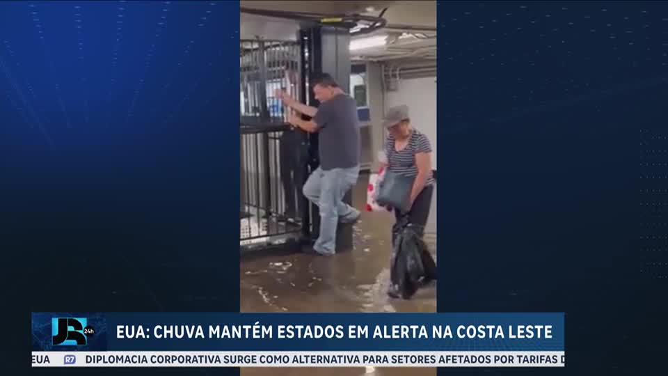 Fortes chuva mantêm alerta na costa leste dos Estados Unidos