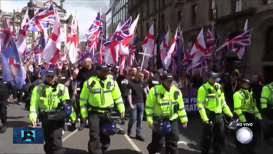 Nove pessoas são presas durante novos protestos contra imigrantes na Inglaterra