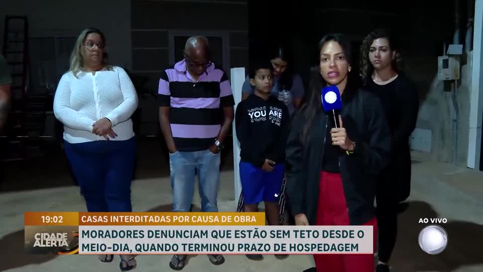 Moradores reclamam de falta de ajuda após casas serem interditadas por causa de obra em Valparaíso