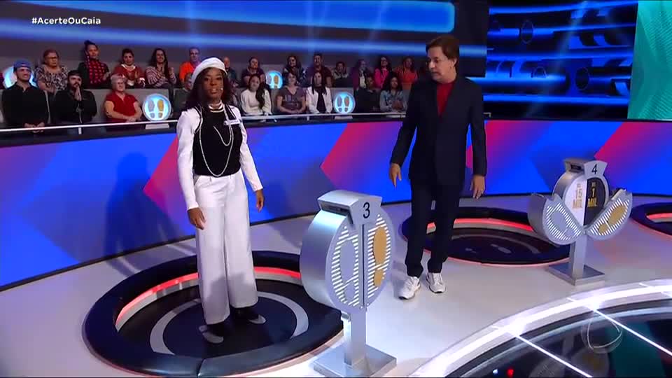 'Expert' em realities, Lumena Aleluia erra pergunta e se despede do game show