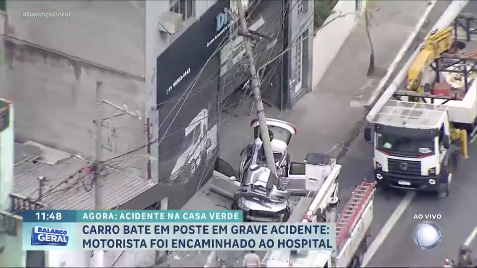 Carro colide fortemente com poste e deixa 50 imóveis sem energia elétrica em SP
