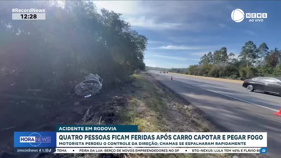 Acidente em rodovia: quatro pessoas ficam feridas após carro capotar e pegar fogo