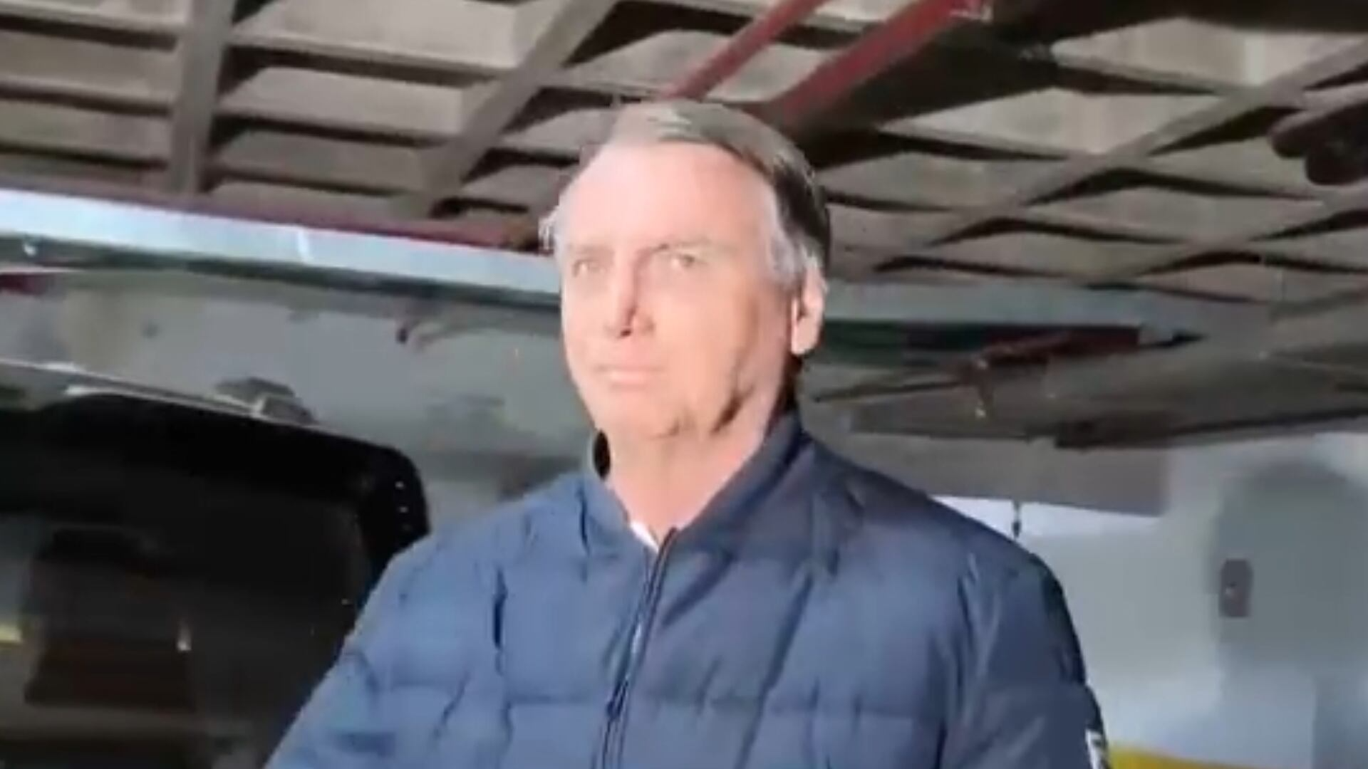 PF faz buscas na casa de Bolsonaro após Moraes decretar prisão domiciliar