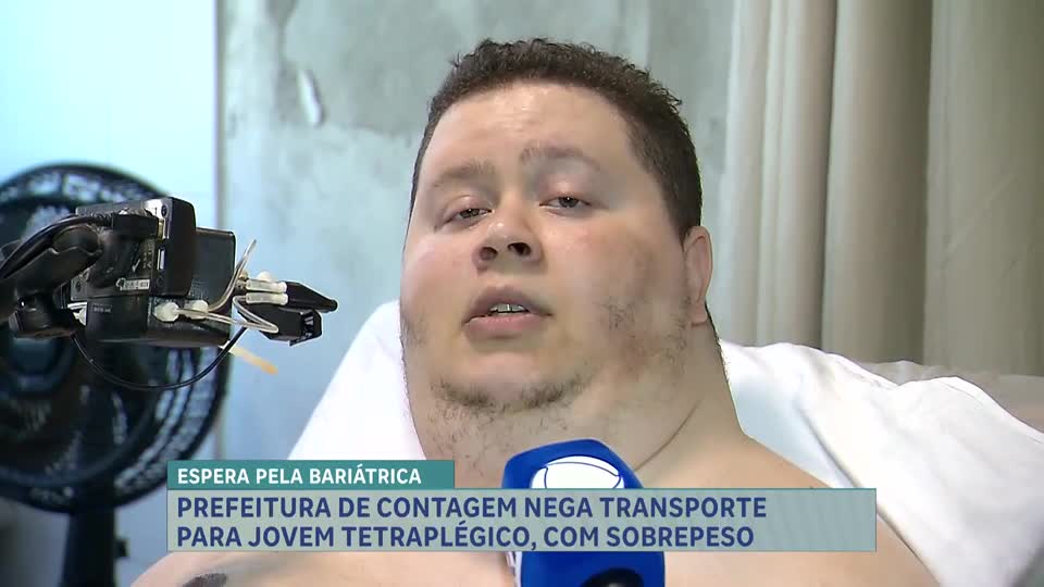 Jovem tetraplégico luta há anos por transporte para cirurgia bariátrica em Contagem (MG)