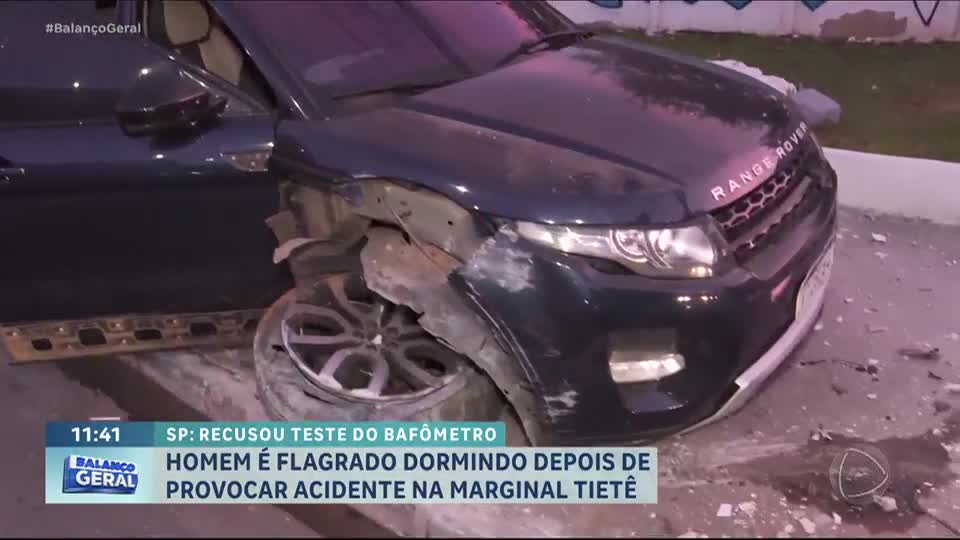 Homem é flagrado dormindo após provocar acidente na Marginal Tietê