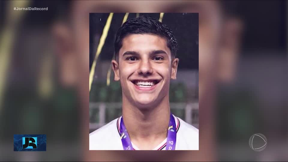 Jogador do São Paulo Futebol Clube é preso depois de atropelar e matar idoso