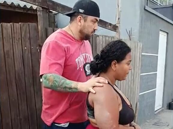 Mulher presa pela morte de criança em incêndio tinha o costume de deixar os filhos sozinhos