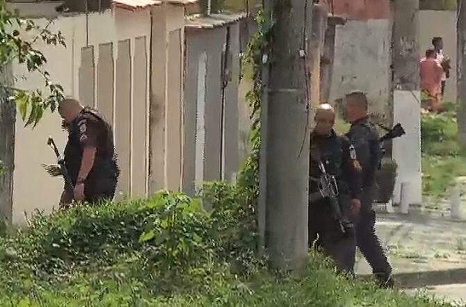 Tiroteio durante ação policial assusta moradores e alunos em Nova Iguaçu, Baixada Fluminense