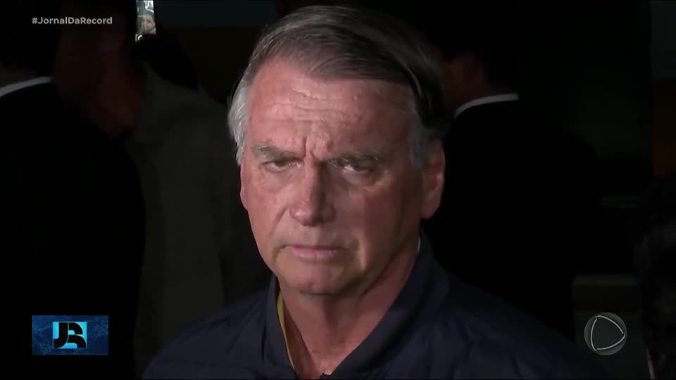 Bolsonaro não pode ter acesso ao telefone celular e às redes sociais, segundo decisão de Moraes