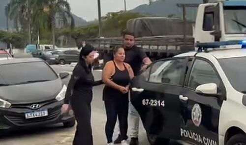 Mulher é presa por ameaças a ex-namorado e familia em esquema de extorsão no Rio