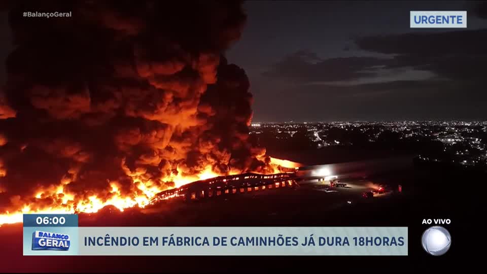 Incêndio atinge fábrica de caminhões e ameaça empresas vizinhas