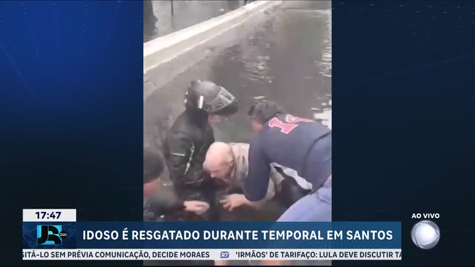 Temporal alaga ruas e causa transtornos na Baixada Santista, litoral de SP