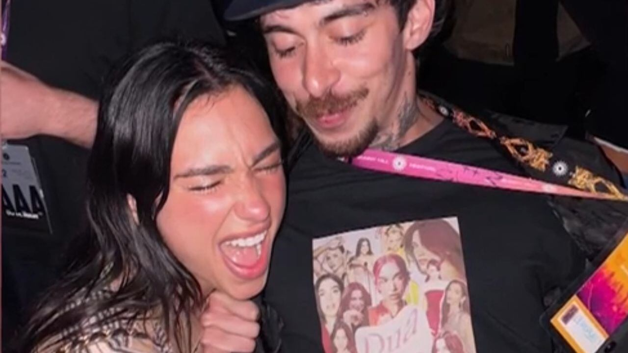 DJ brasileiro Mochakk registra momento divertido ao lado de Dua Lipa durante festival na Europa