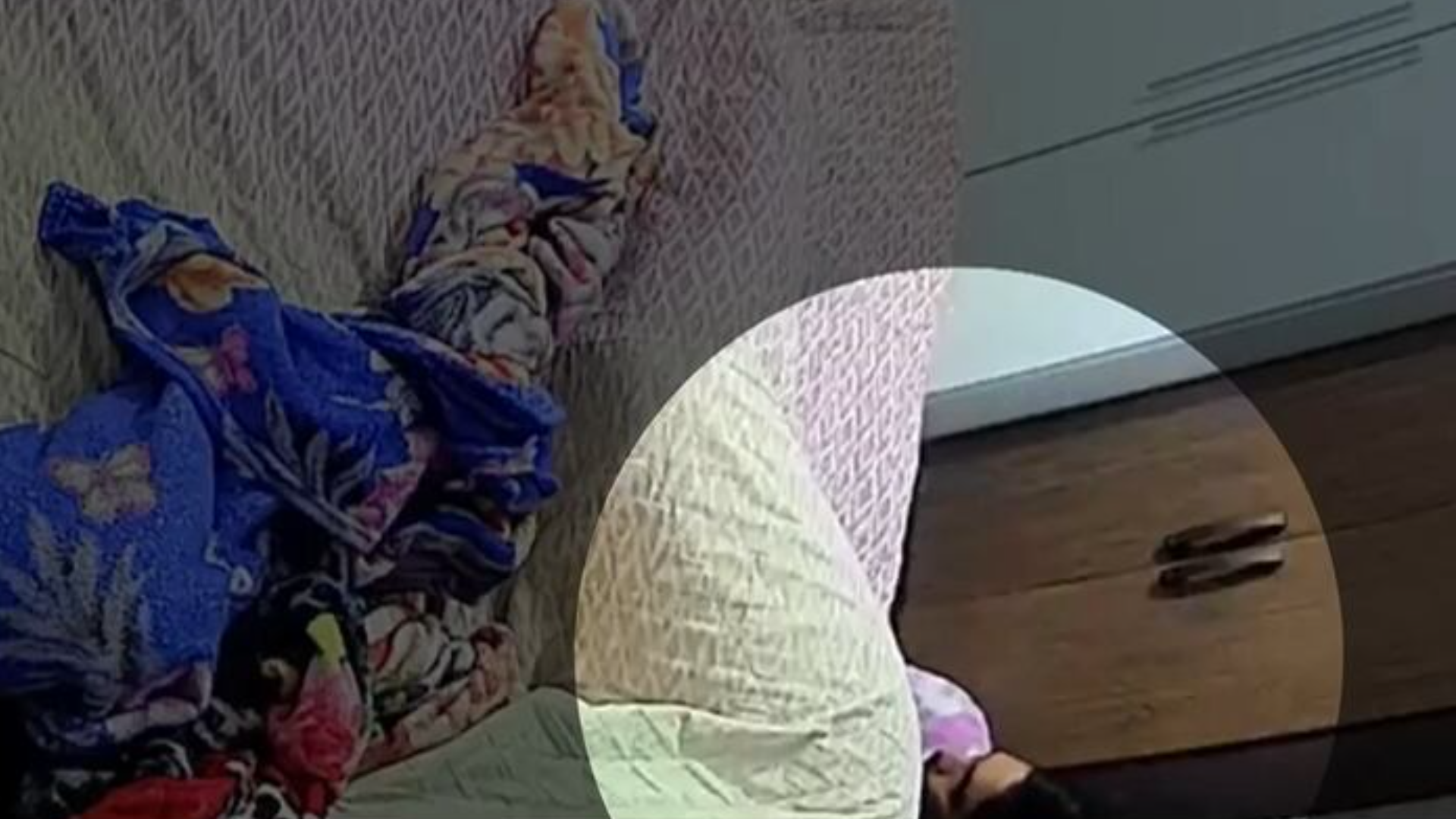 Criminoso furta celulares enquanto moradora e filhos dormiam