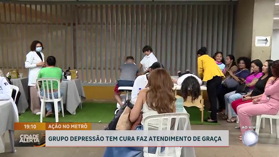 Grupo 'Depressão Tem Cura' faz atendimentos gratuitos no metrô de Taguatinga (DF)
