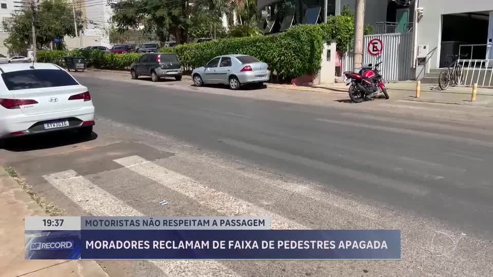 Moradores denunciam motoristas que desrespeitam faixa de pedestres em Águas Claras (DF)