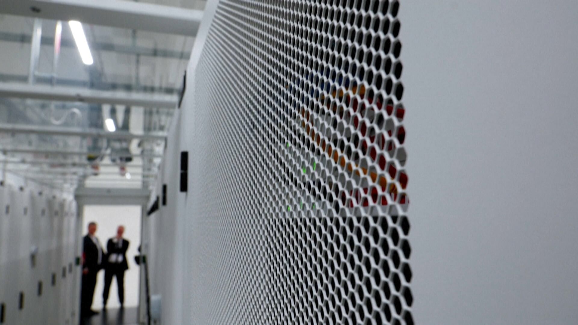 Entenda os riscos dos danos ambientais dos data centers de inteligência artificial no Brasil
